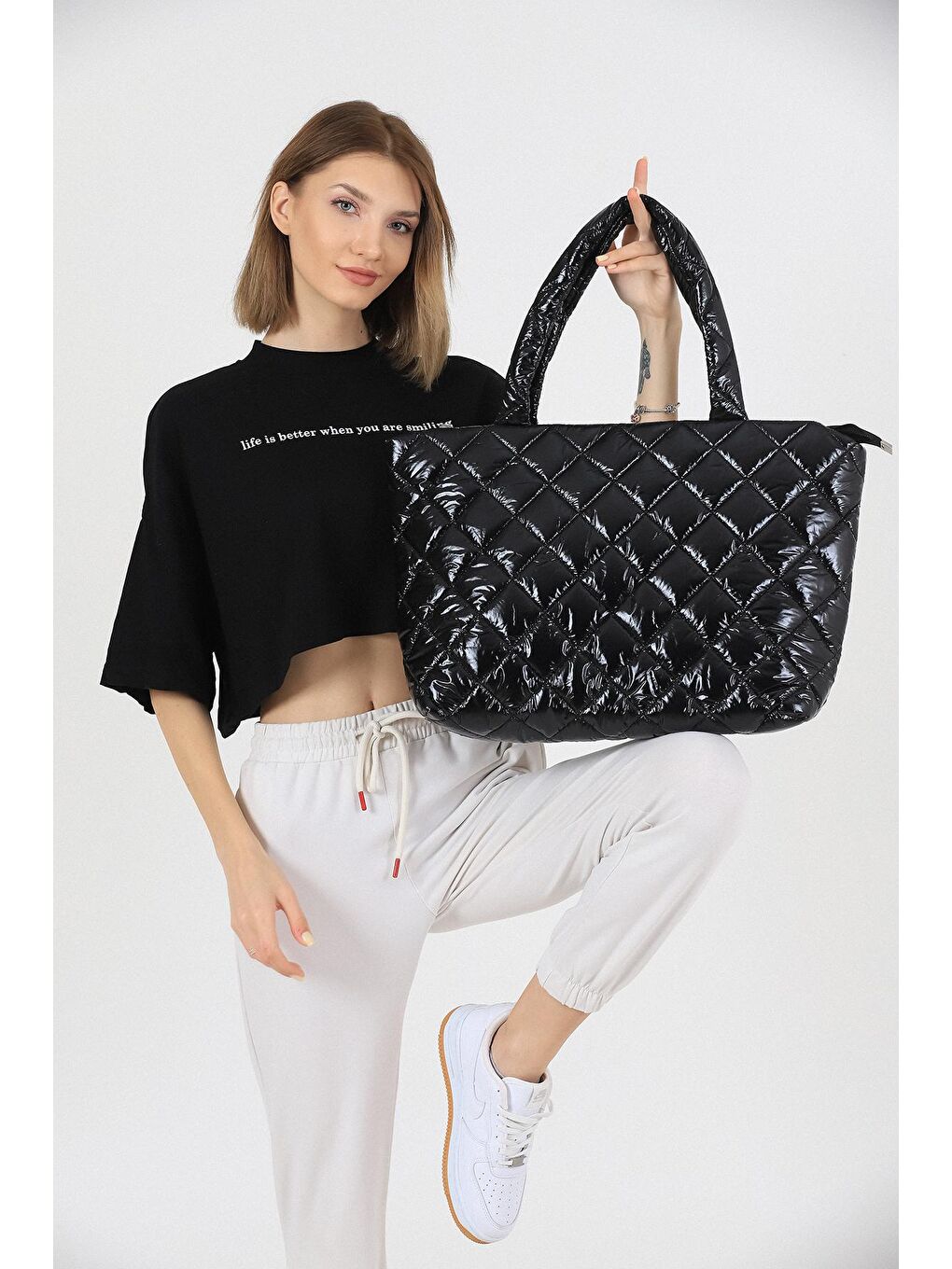 Siyah Kapitone Şişme Omuz Çantası-3