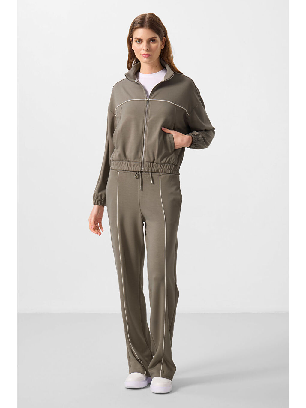 Koyu Bej Yumuşak Dokulu Dik Yaka Oversize Lastikli Kadın Eşofman Takım - 95349-1