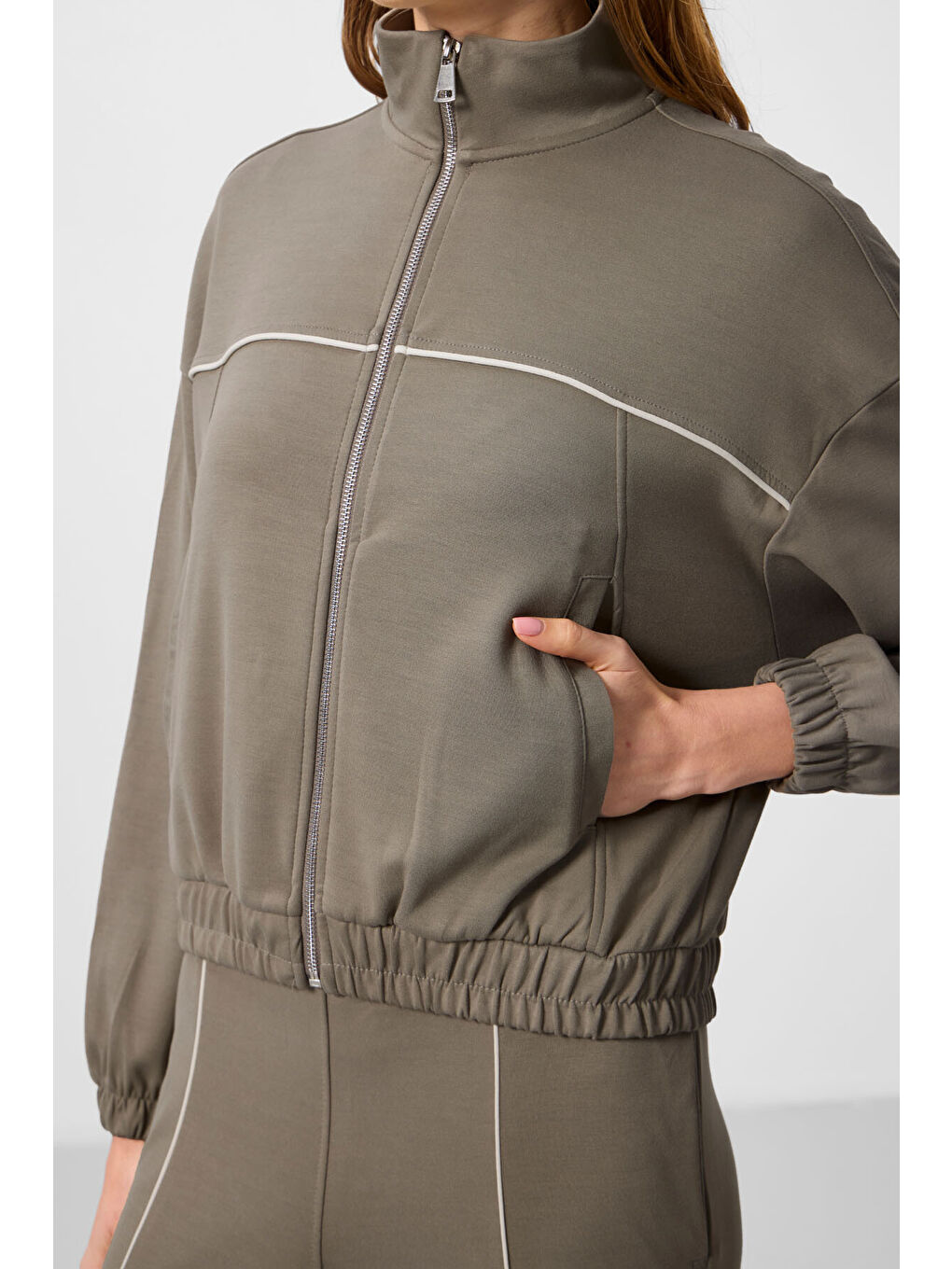 Koyu Bej Yumuşak Dokulu Dik Yaka Oversize Lastikli Kadın Eşofman Takım - 95349-4