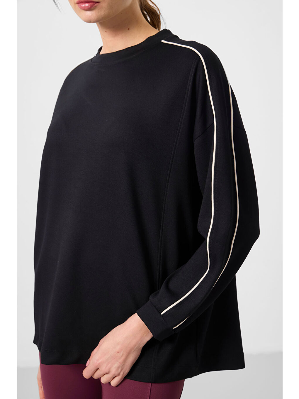 Siyah Yumuşak Dokulu O Yaka Oversize Kadın Tunik Sweatshirt - 97303-2