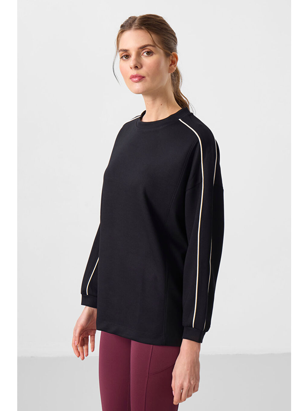 Siyah Yumuşak Dokulu O Yaka Oversize Kadın Tunik Sweatshirt - 97303-3