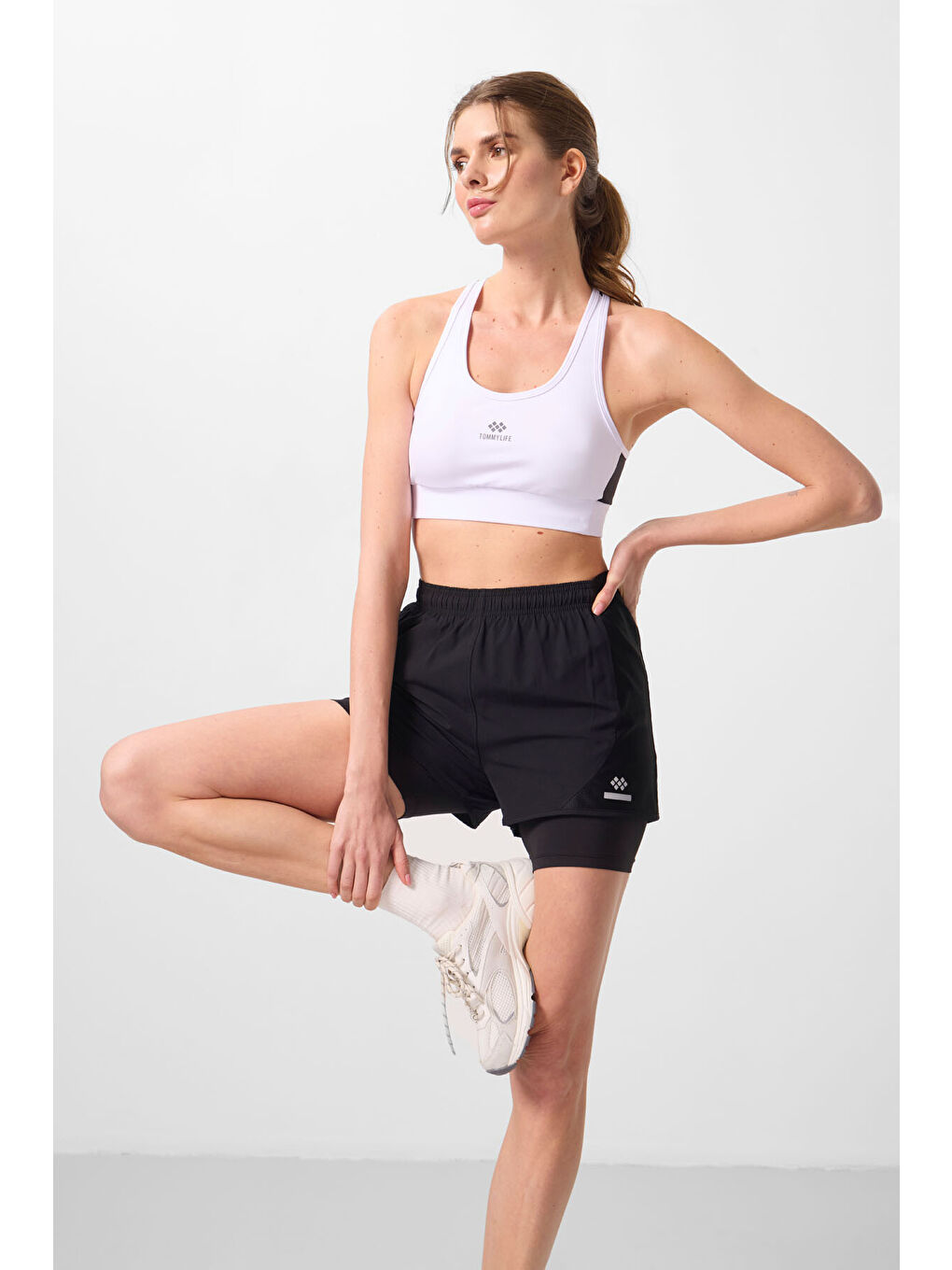 Siyah Polyester Gizli Cep Fermuarlı Standart Kalıp Kadın İçi Taytlı Şort - 91015-1