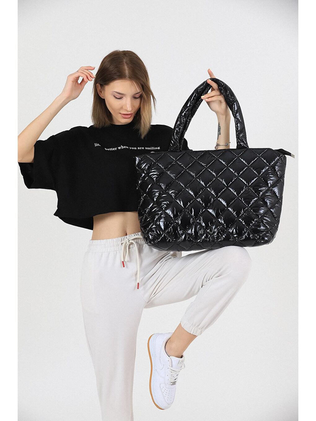 Siyah Kapitone Şişme Omuz Çantası-4