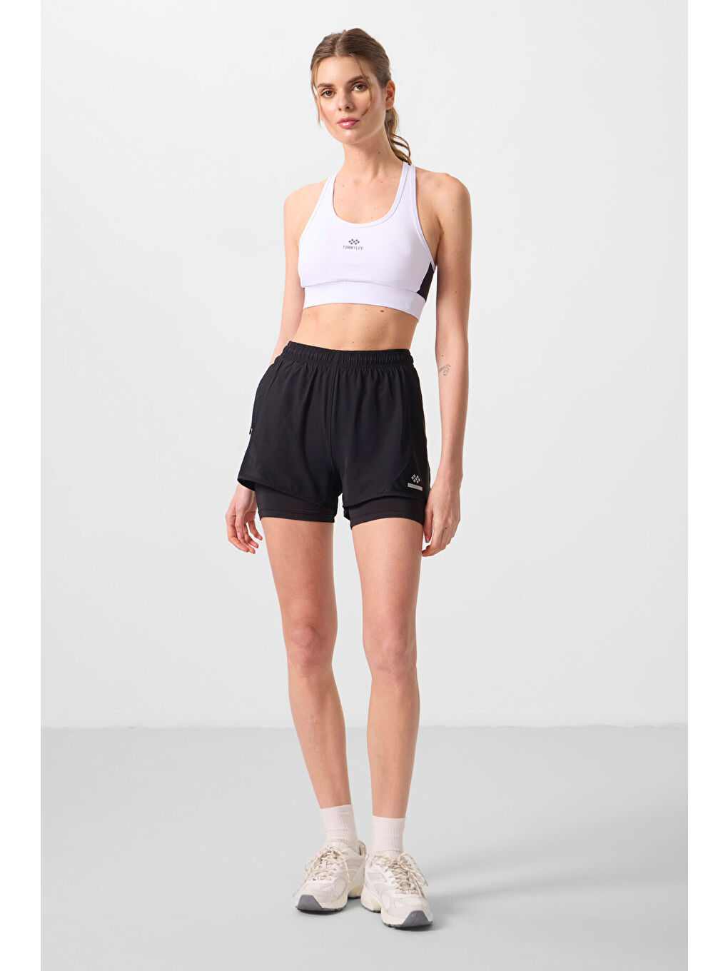 Siyah Polyester Gizli Cep Fermuarlı Standart Kalıp Kadın İçi Taytlı Şort - 91015-3