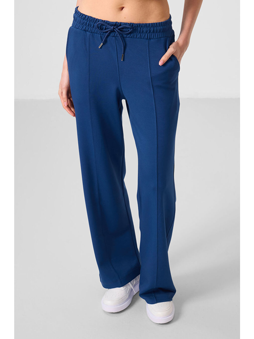 Mavi Parlament Yumuşak Dokulu Cepli Ön Dikiş Detaylı Kadın Palazzo Pantolon - 94670-1