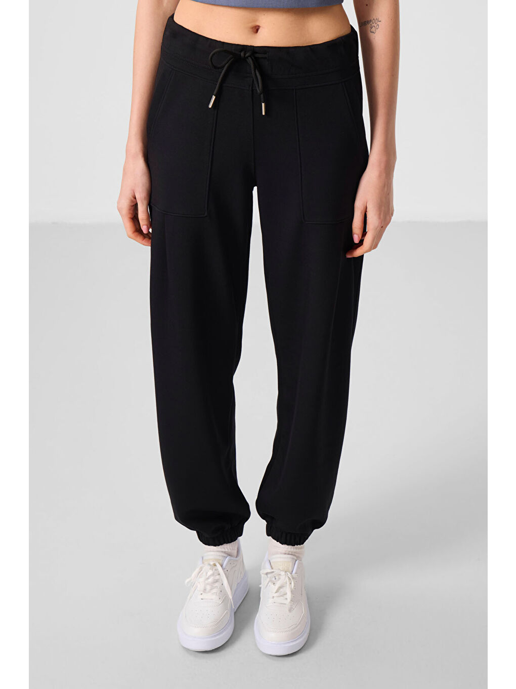 Siyah Yumuşak Dokulu Cep Detaylı Rahat Form Kadın Pantolon - 94672-1