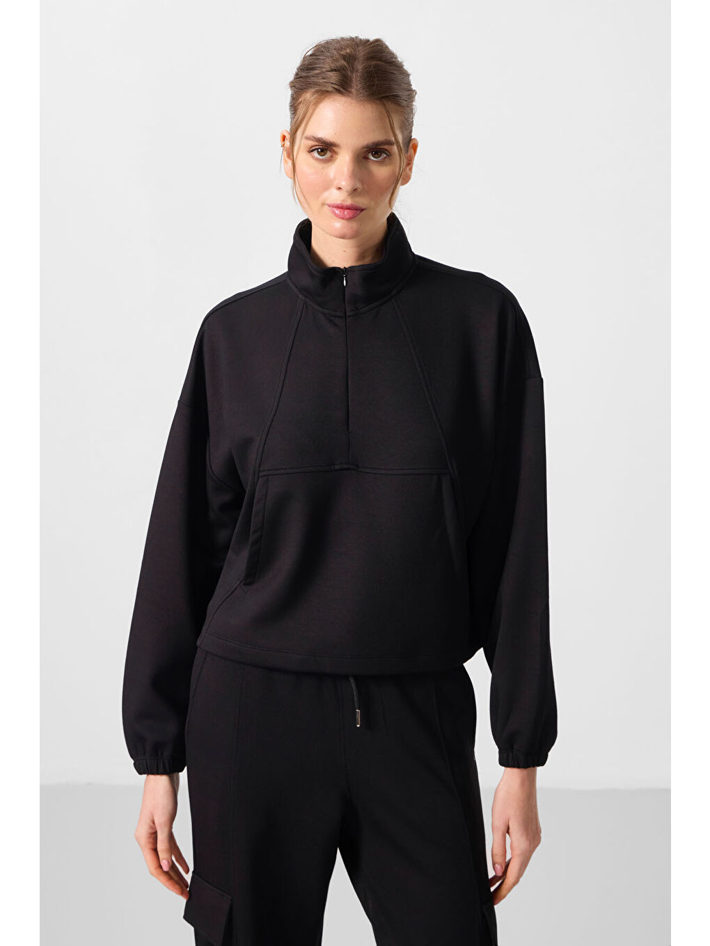 Siyah Yumuşak Dokulu Dik Yaka Gizli Fermuarlı Oversize Kadın Eşofman Takım - 95351-2