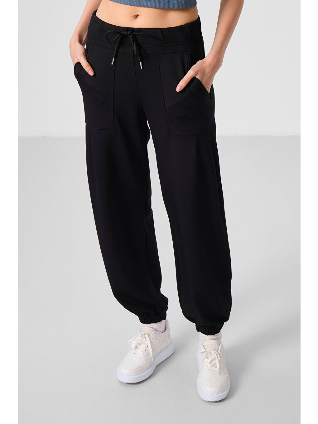 Siyah Yumuşak Dokulu Cep Detaylı Rahat Form Kadın Pantolon - 94672-3