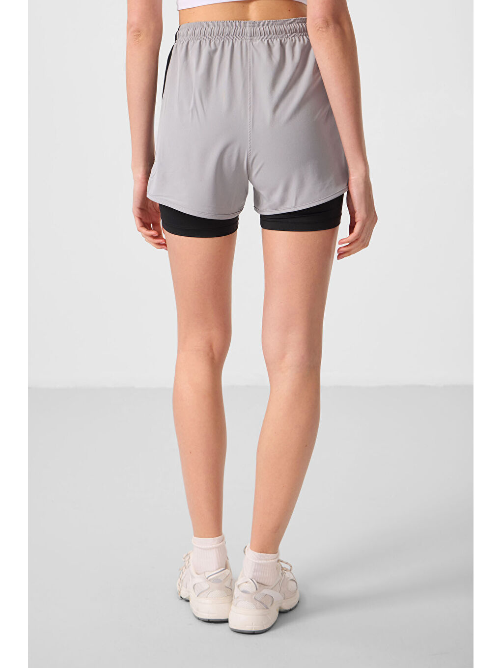 Bej Taş Polyester Gizli Cep Fermuarlı Standart Kalıp Kadın İçi Taytlı Şort - 91015-4