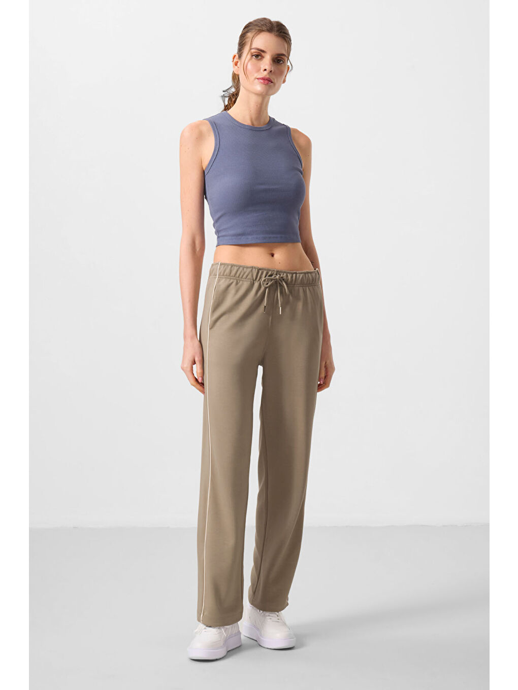 Koyu Bej Yumuşak Dokulu Yan Panel Detaylı Geniş Paça Kadın Palazzo Pantolon - 94669