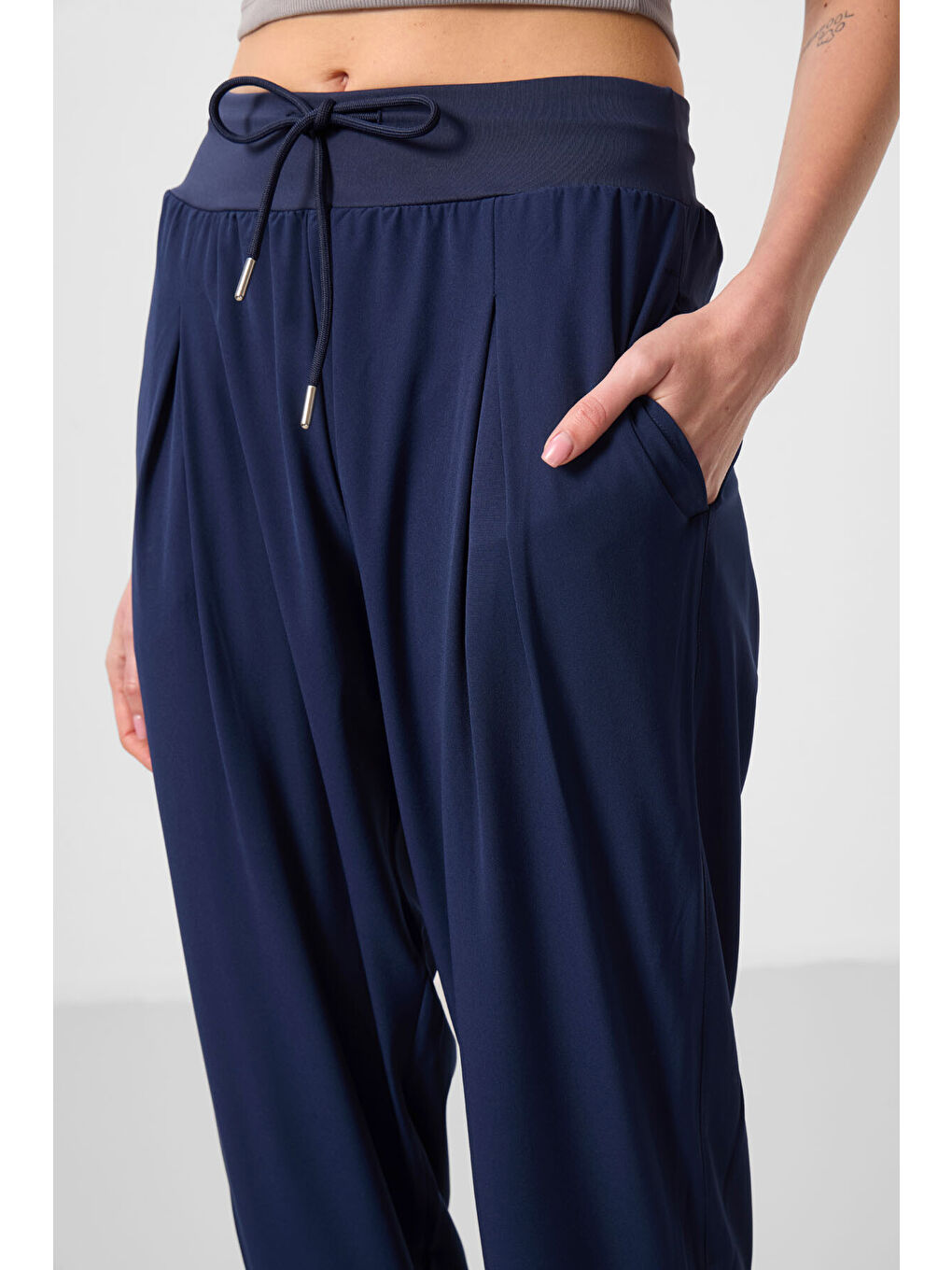 İndigo Polyester Cepli Standart Kalıp Kadın Pantolon - 94677-3