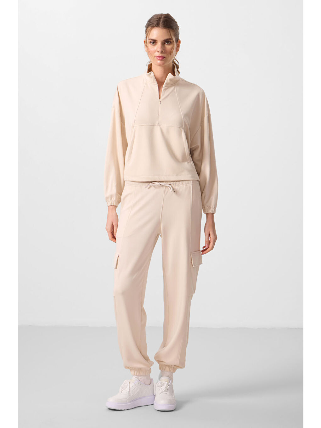 Bej Yumuşak Dokulu Dik Yaka Gizli Fermuarlı Oversize Kadın Eşofman Takım - 95351