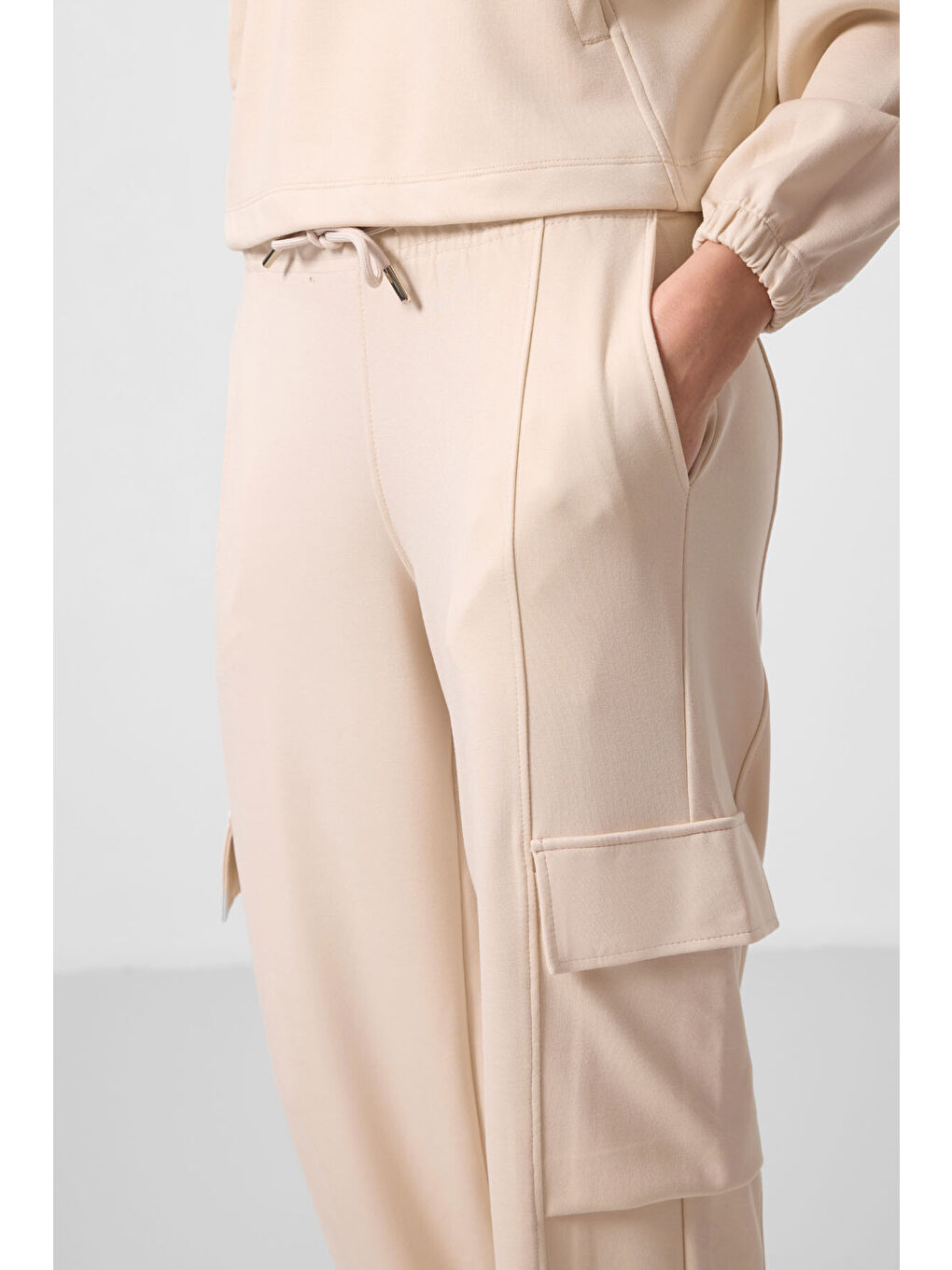 Bej Yumuşak Dokulu Dik Yaka Gizli Fermuarlı Oversize Kadın Eşofman Takım - 95351-3