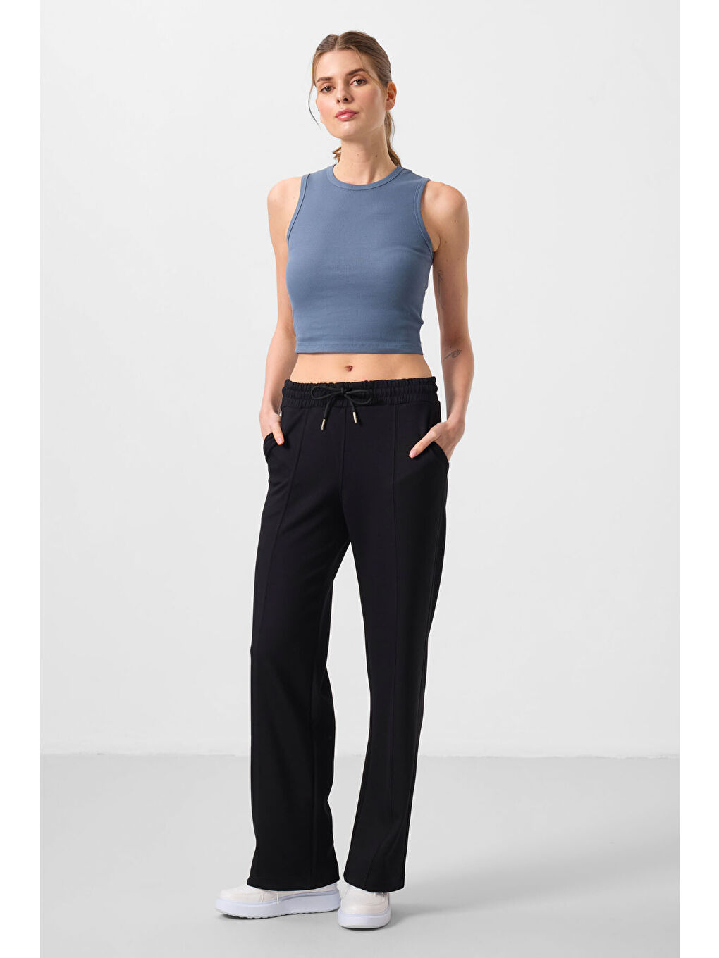 Siyah Yumuşak Dokulu Cepli Ön Dikiş Detaylı Kadın Palazzo Pantolon - 94670