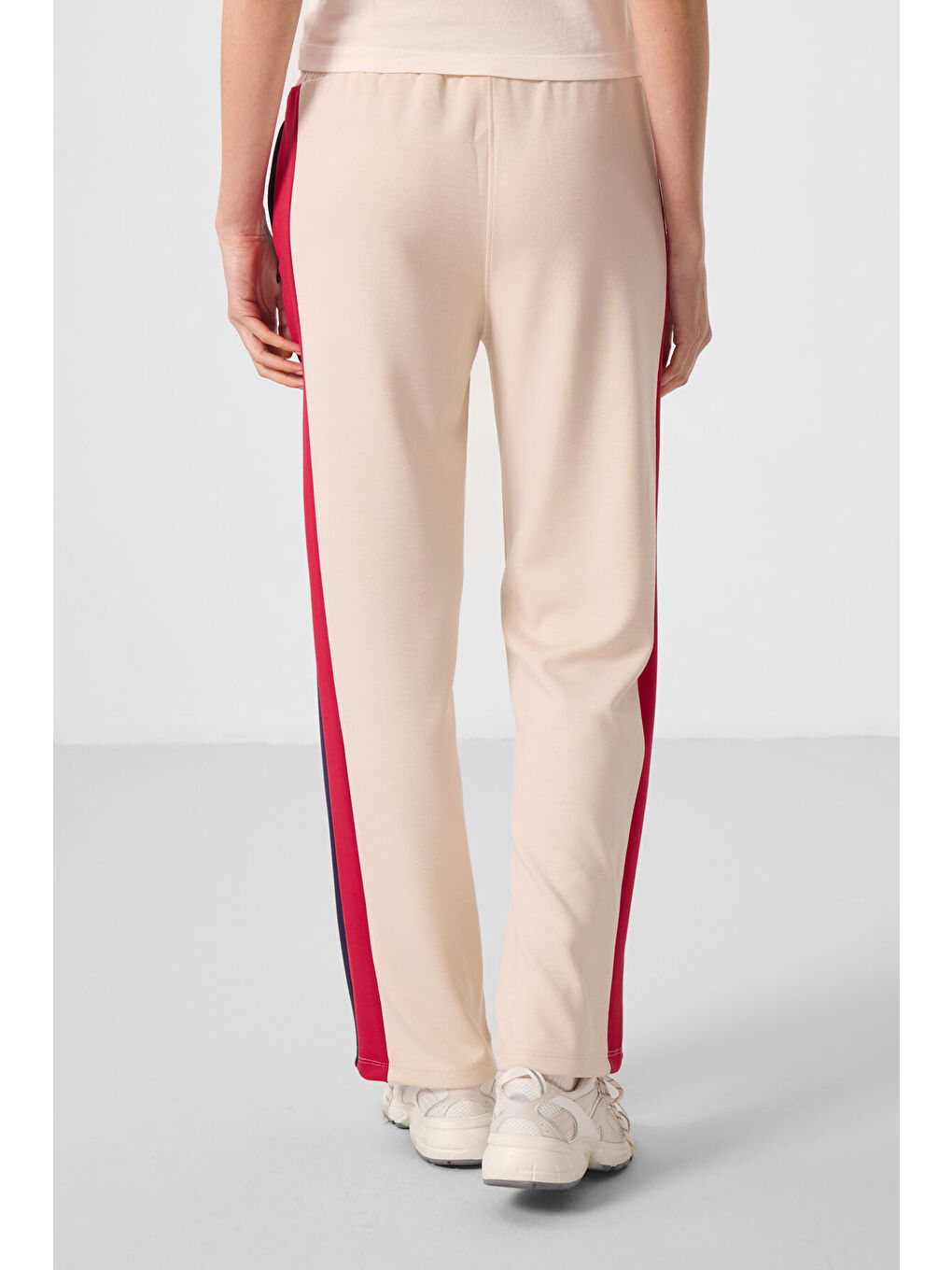 Bej Yumuşak Dokulu Yan Panel Detaylı Geniş Paça Kadın Palazzo Pantolon - 94671-4