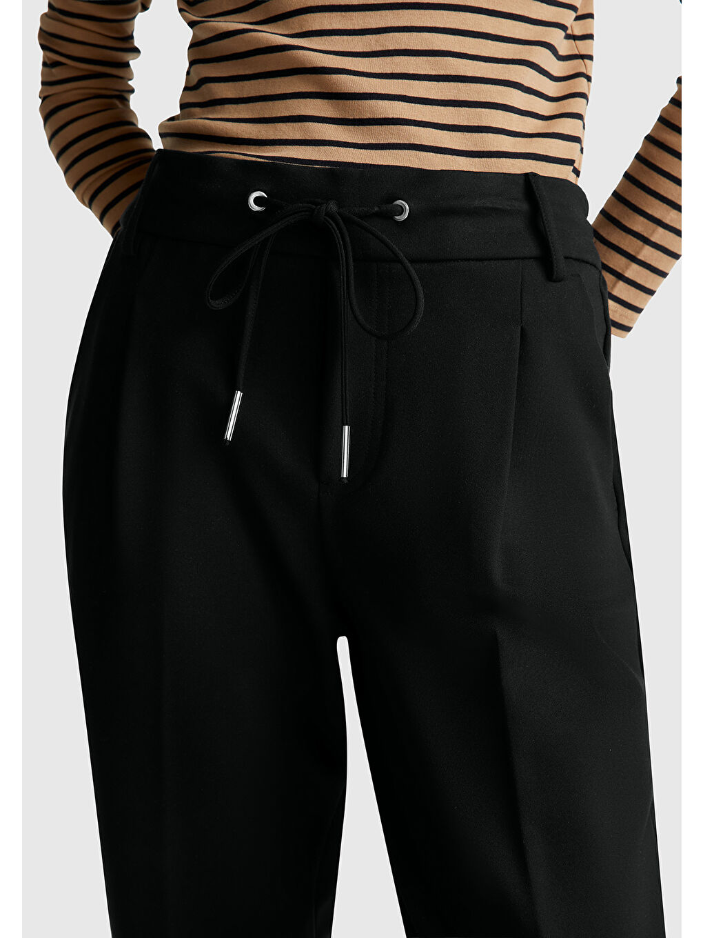 Kadın Siyah Beli Lastikli Pantolon-5