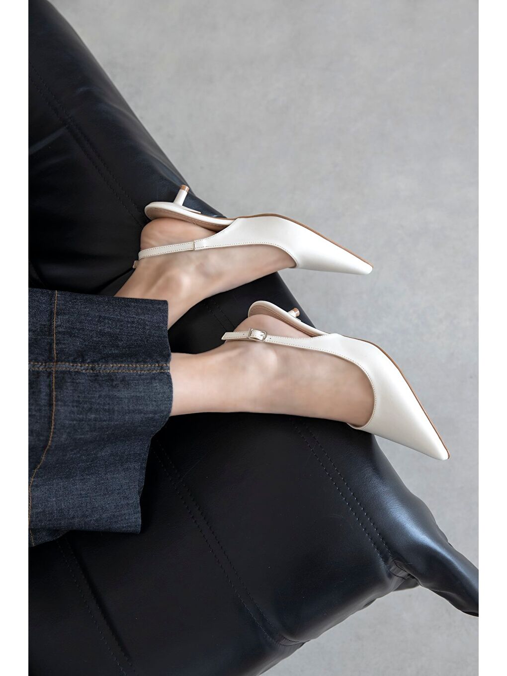 Ekru Cuesta Kadın Topuklu Kırışık Deri Ayakkabı Krem-1