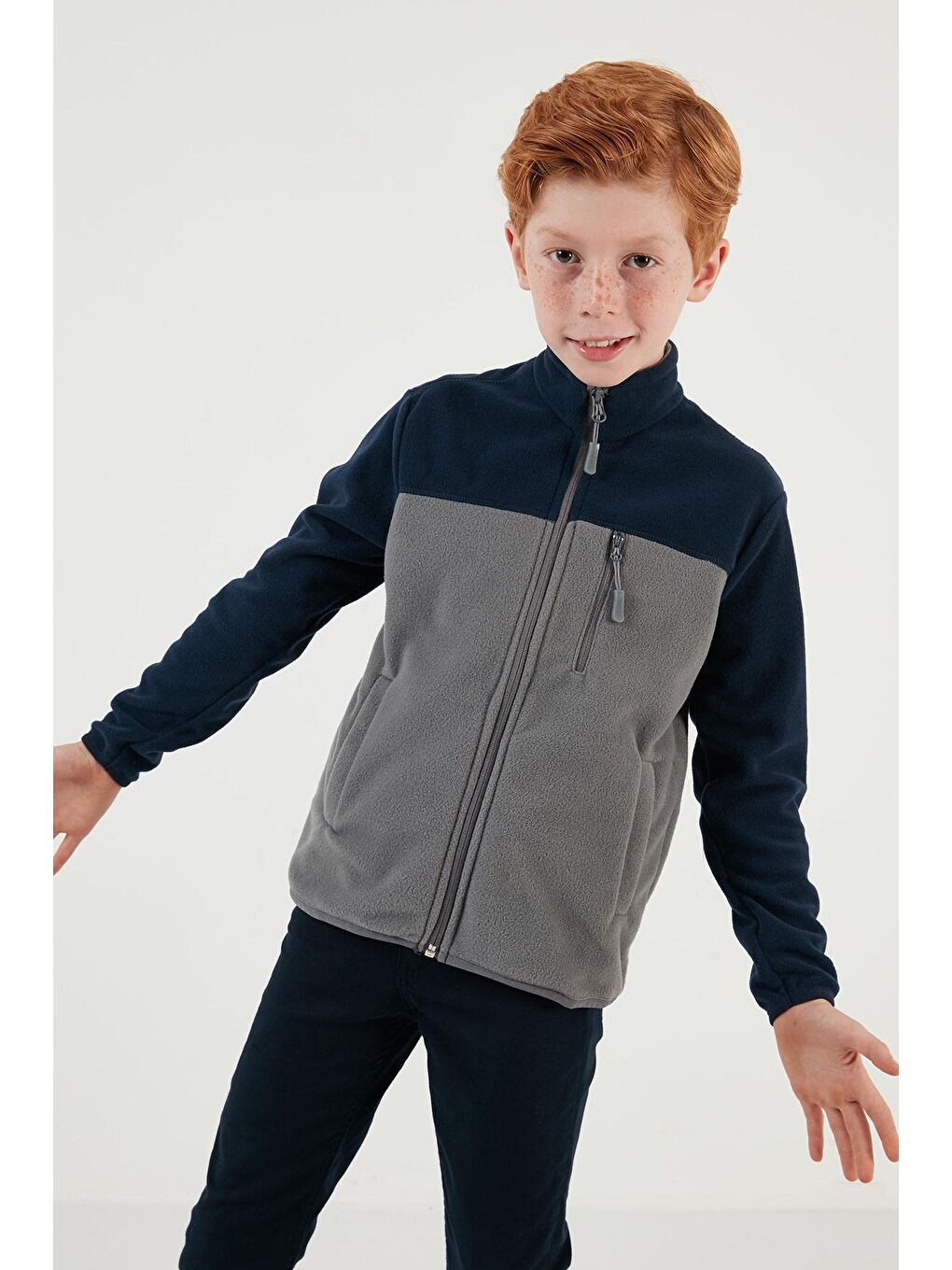 Lacivert Yumuşak Dokulu Fermuarlı Renk Bloklu Dik Yaka Cepli Polar 5905001-1