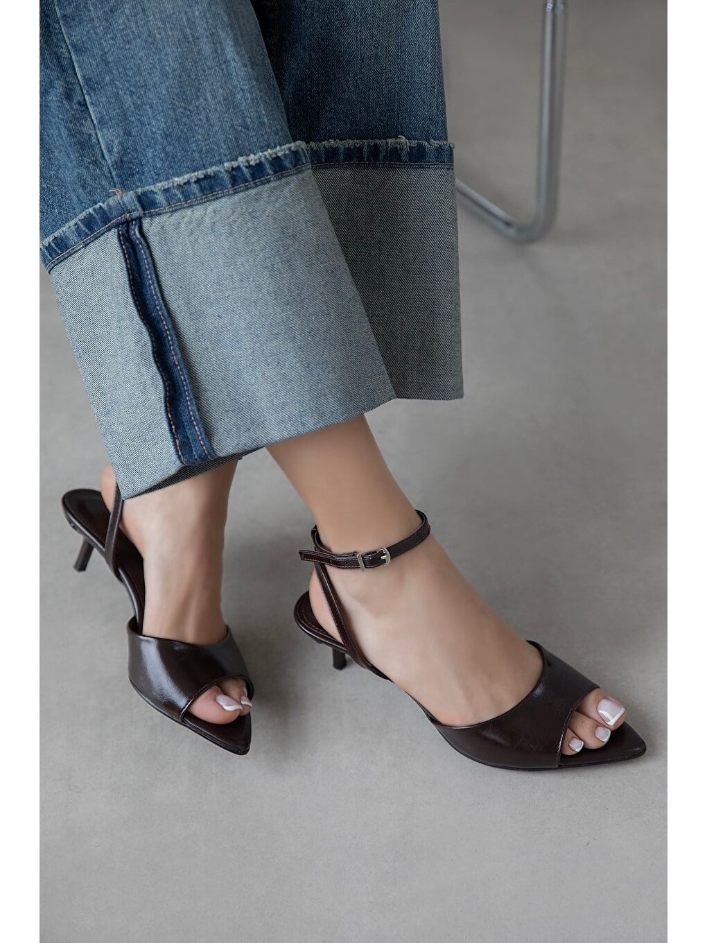 Kahverengi Noah Kadın Topuklu Kırışık Deri Sandalet Kahve-2