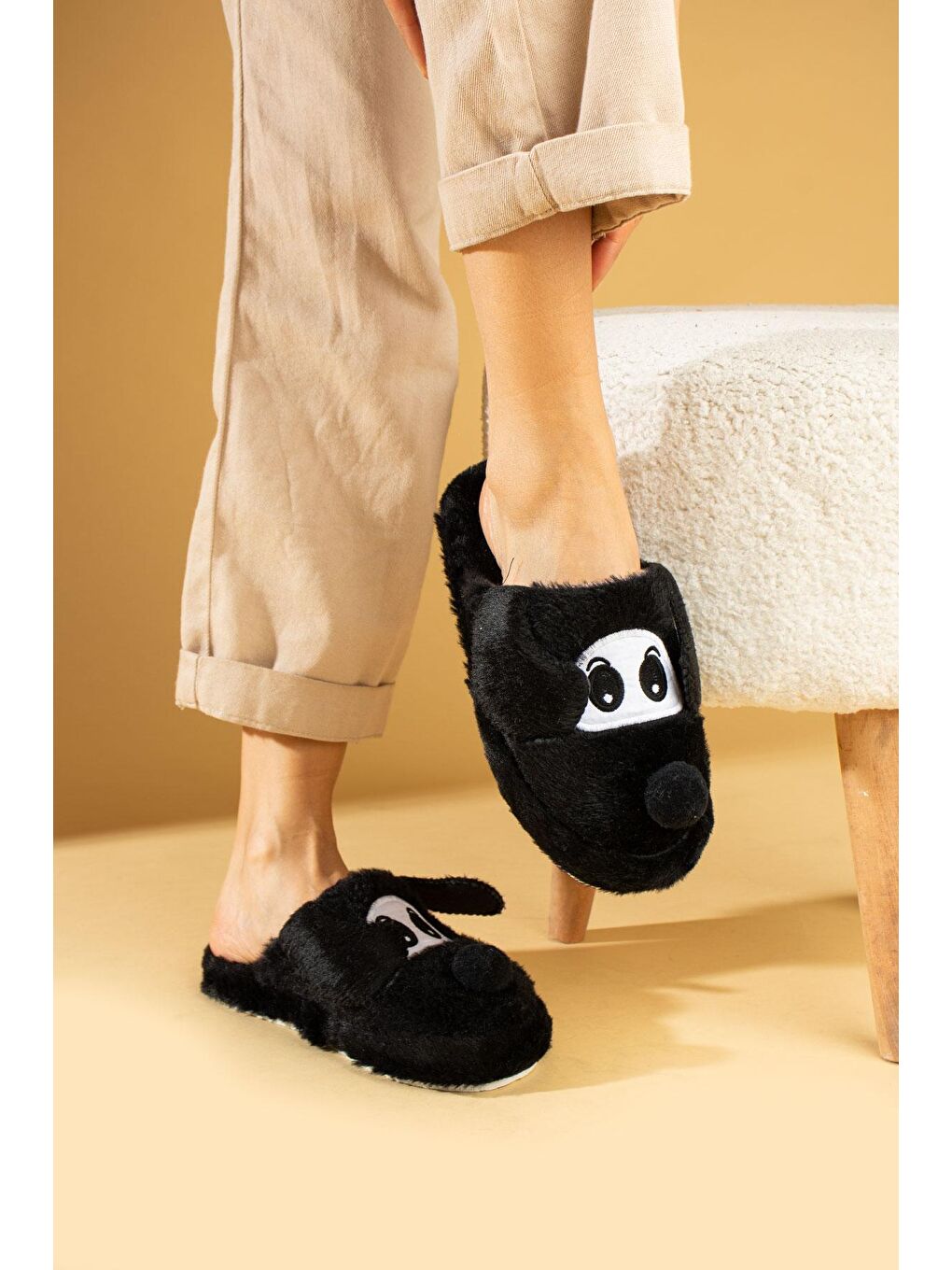 Siyah Sevimli Köpek Sessiz Taban Pelüş Kadın Ev Terliği P01-29-23-1