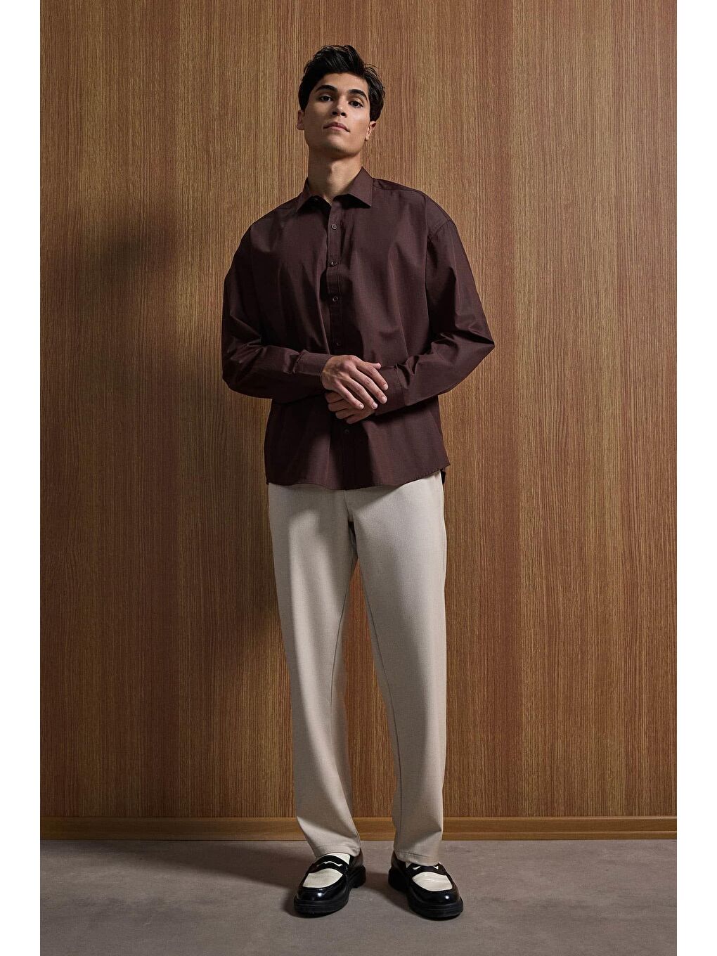Erkek Oversize Uzun Kollu Basic Gömlek Kahverengi-3