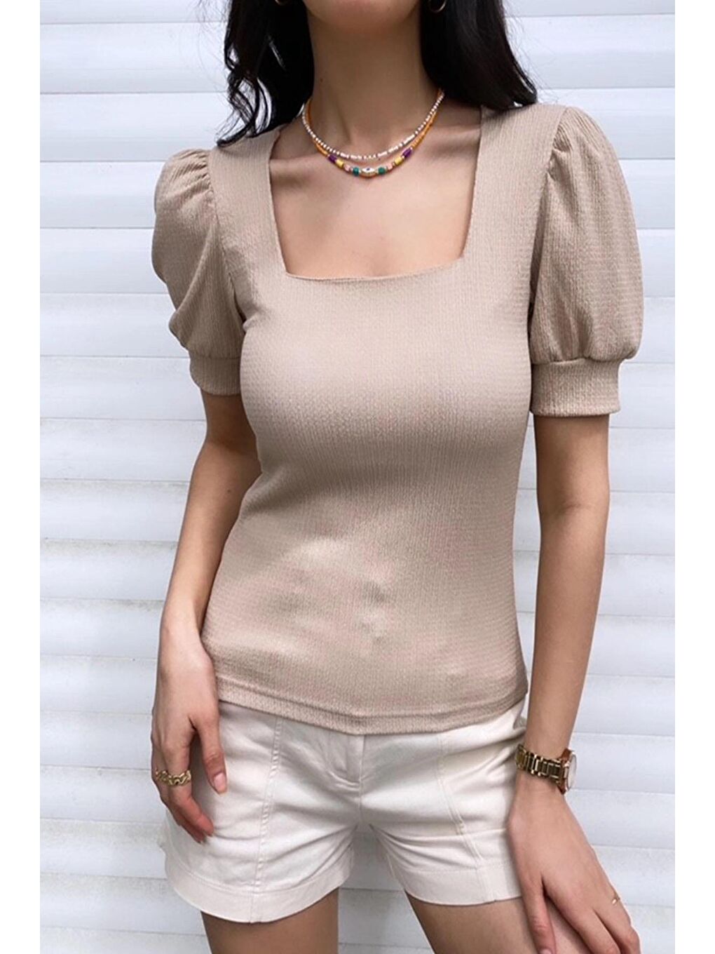 Bej Kare Yaka Kısa Kol Bluz-1