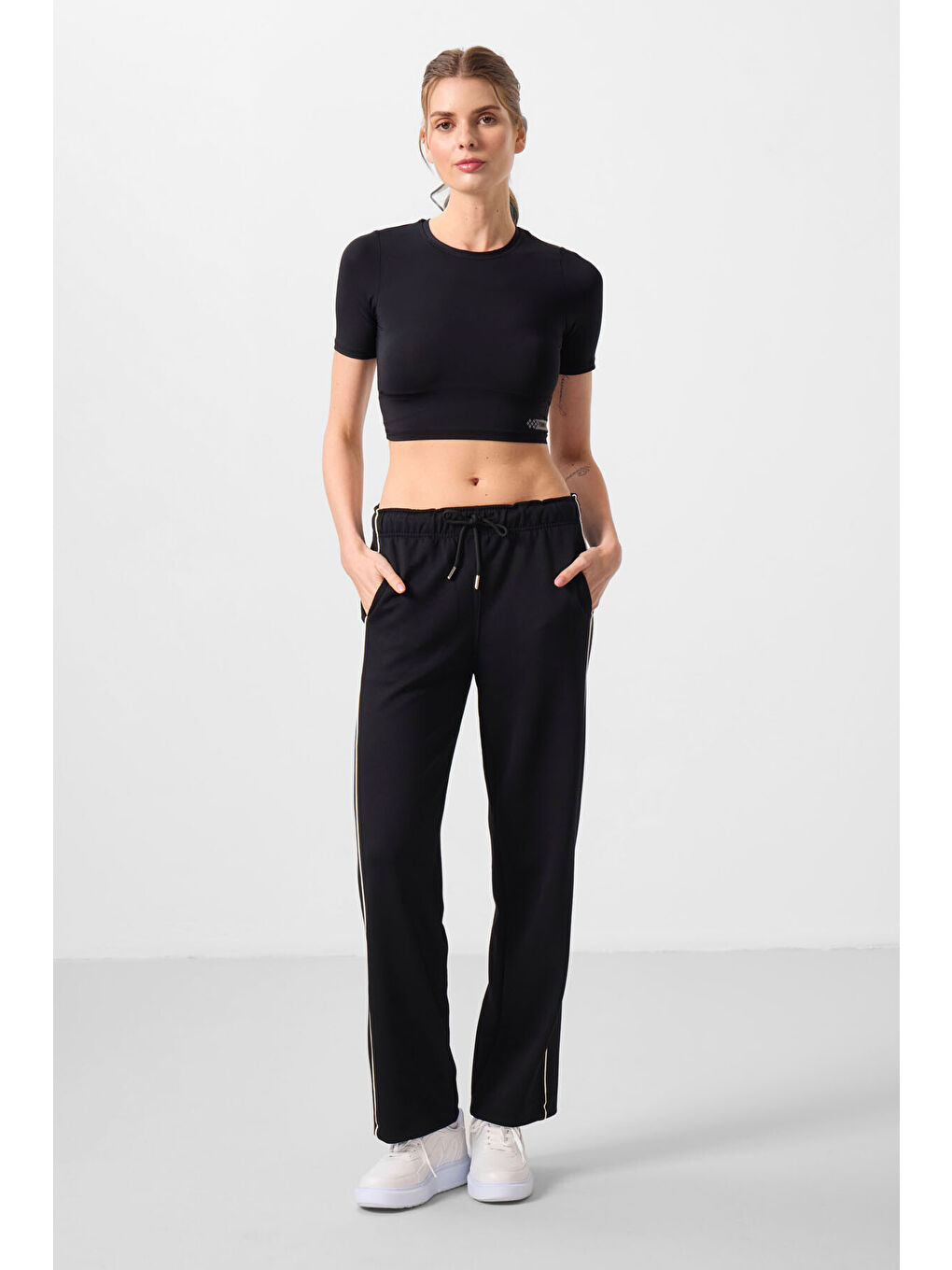 Siyah Yumuşak Dokulu Yan Panel Detaylı Geniş Paça Kadın Palazzo Pantolon - 94669