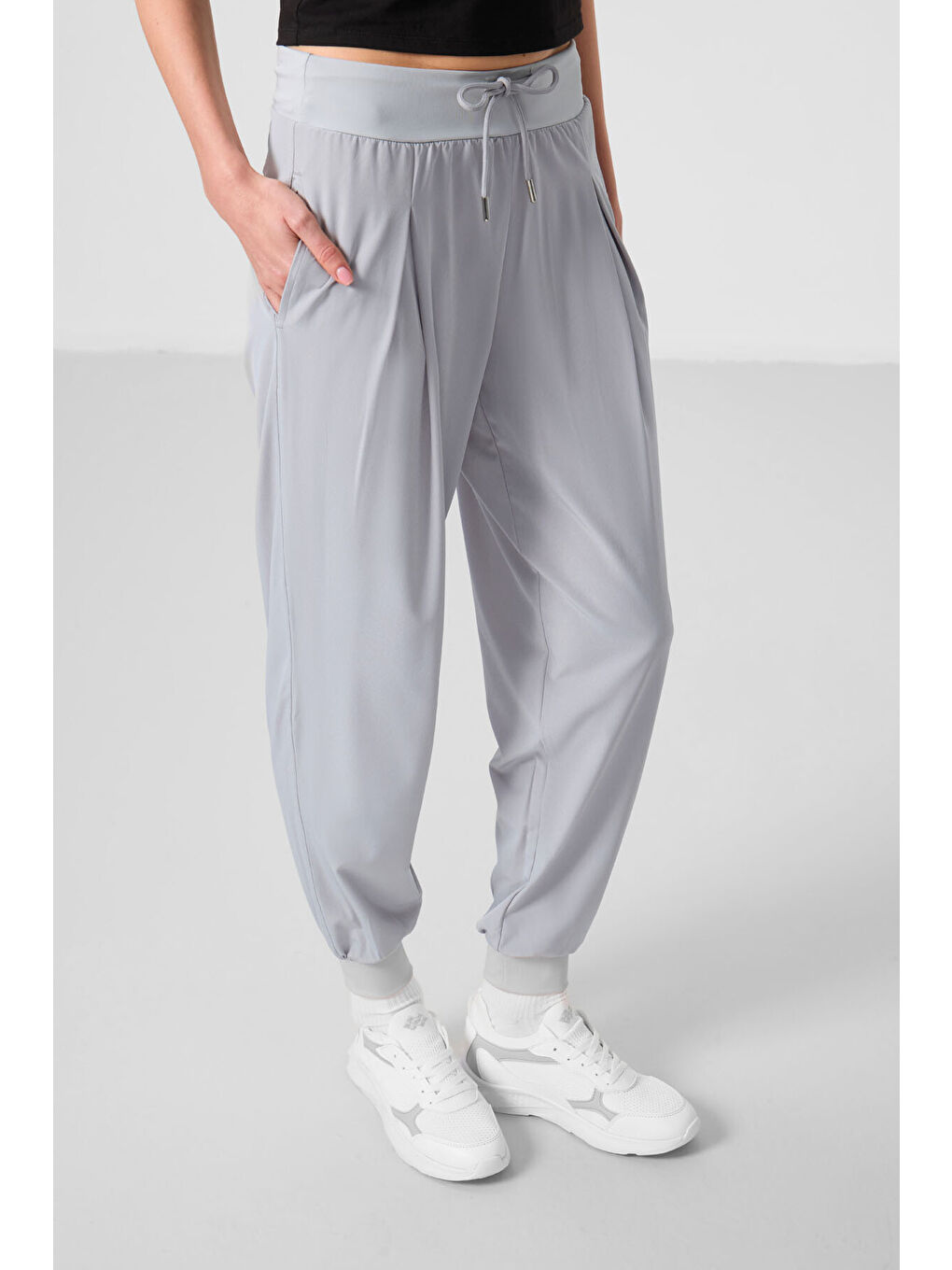 Bej Taş Polyester Cepli Standart Kalıp Kadın Pantolon - 94677-1