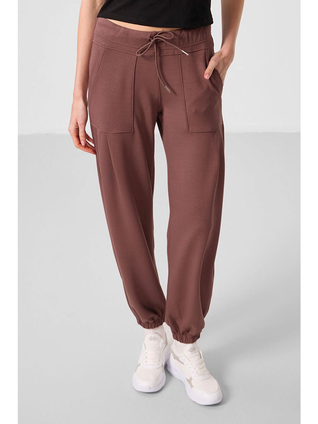 Kahverengi Yumuşak Dokulu Cep Detaylı Rahat Form Kadın Pantolon - 94672-1