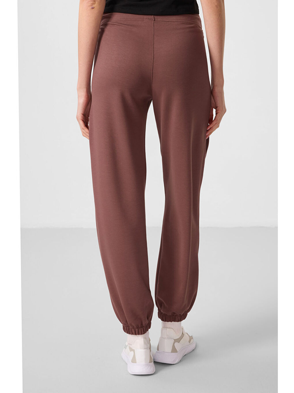 Kahverengi Yumuşak Dokulu Cep Detaylı Rahat Form Kadın Pantolon - 94672-4