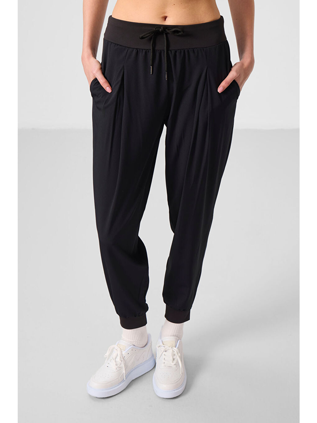 Siyah Polyester Cepli Standart Kalıp Kadın Pantolon - 94677-1