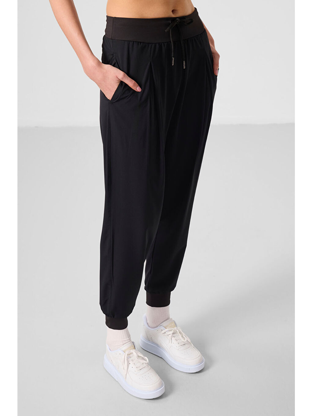 Siyah Polyester Cepli Standart Kalıp Kadın Pantolon - 94677-3