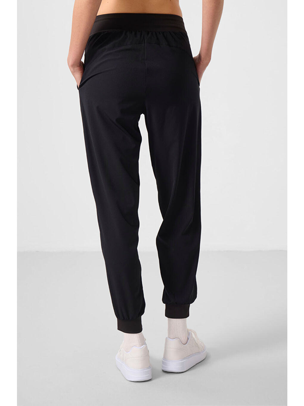 Siyah Polyester Cepli Standart Kalıp Kadın Pantolon - 94677-4