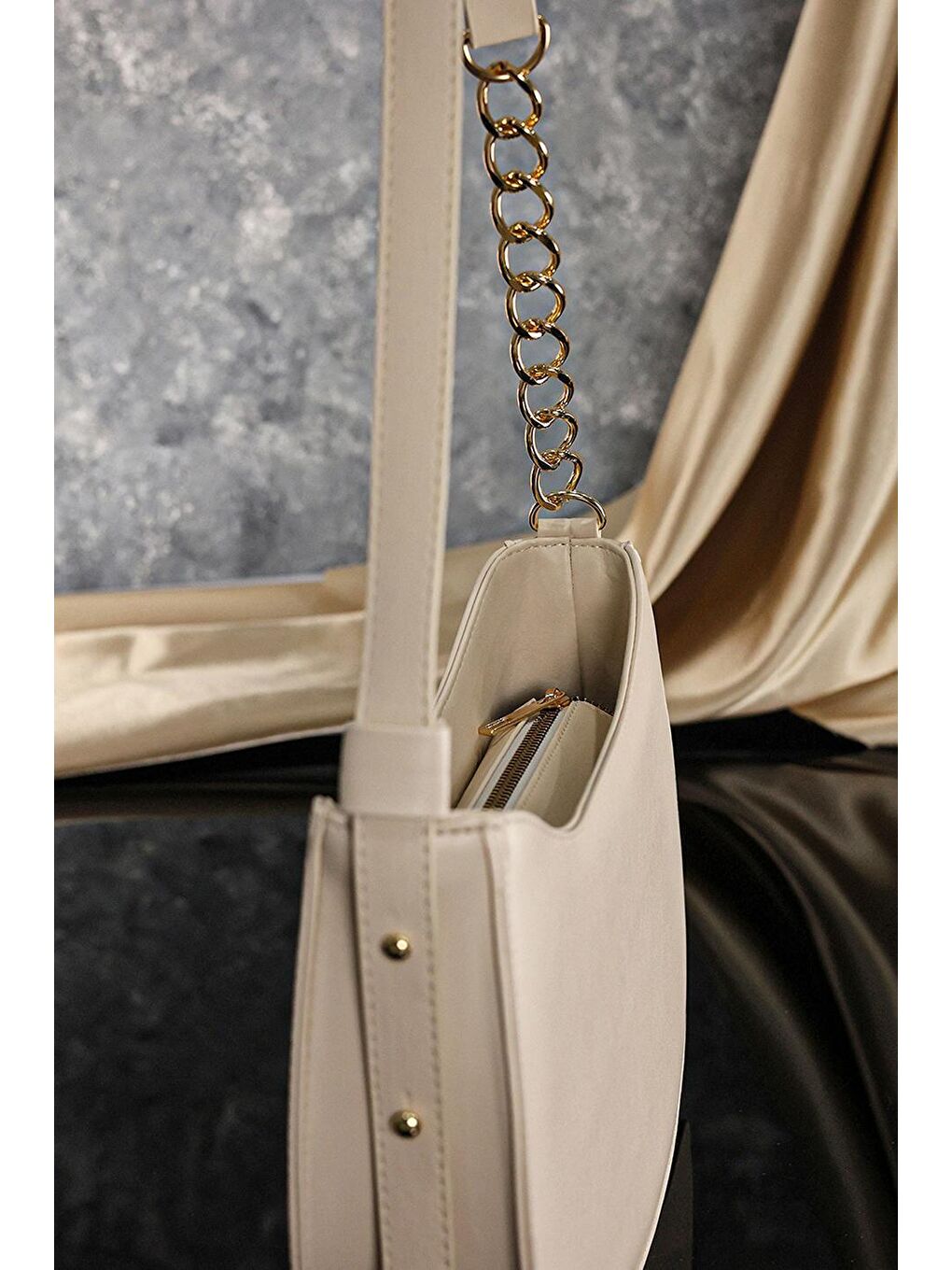 Ekru Kadın Krem Fermuarlı Astarlı Ayarlanabilir Askılı Çanta-3