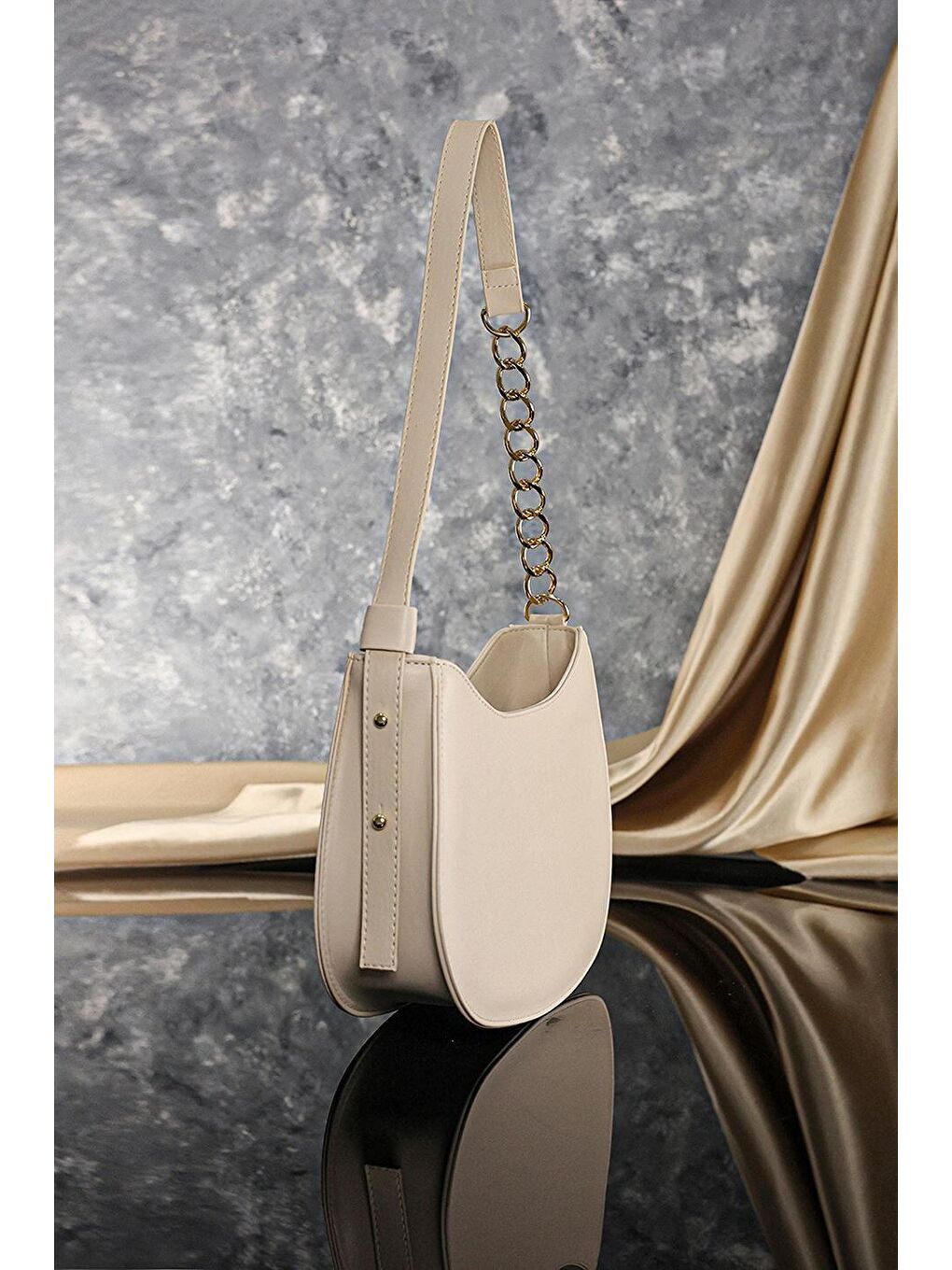 Ekru Kadın Krem Fermuarlı Astarlı Ayarlanabilir Askılı Çanta-4