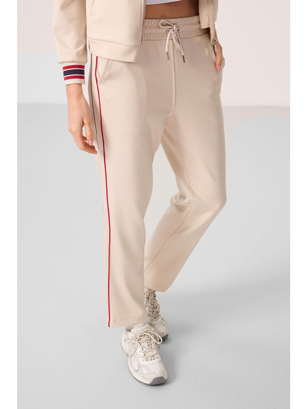 Bej Yumuşak Dokulu Triko Dik Yaka Oversize Kadın Eşofman Takım - 95350-2