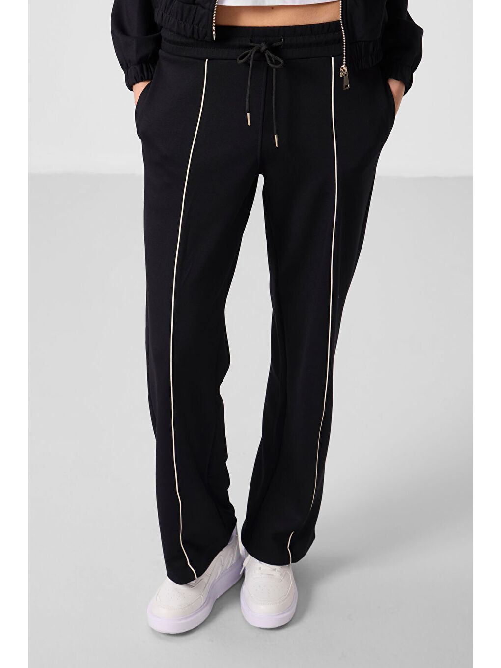 Siyah Yumuşak Dokulu Dik Yaka Oversize Lastikli Kadın Eşofman Takım - 95349-1