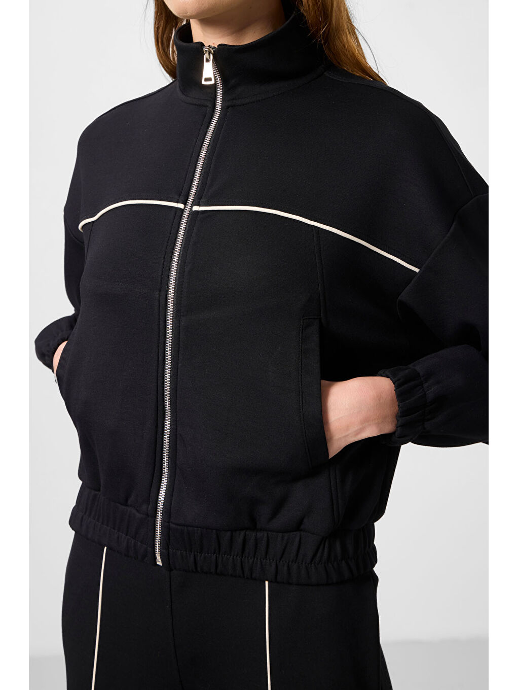 Siyah Yumuşak Dokulu Dik Yaka Oversize Lastikli Kadın Eşofman Takım - 95349-4