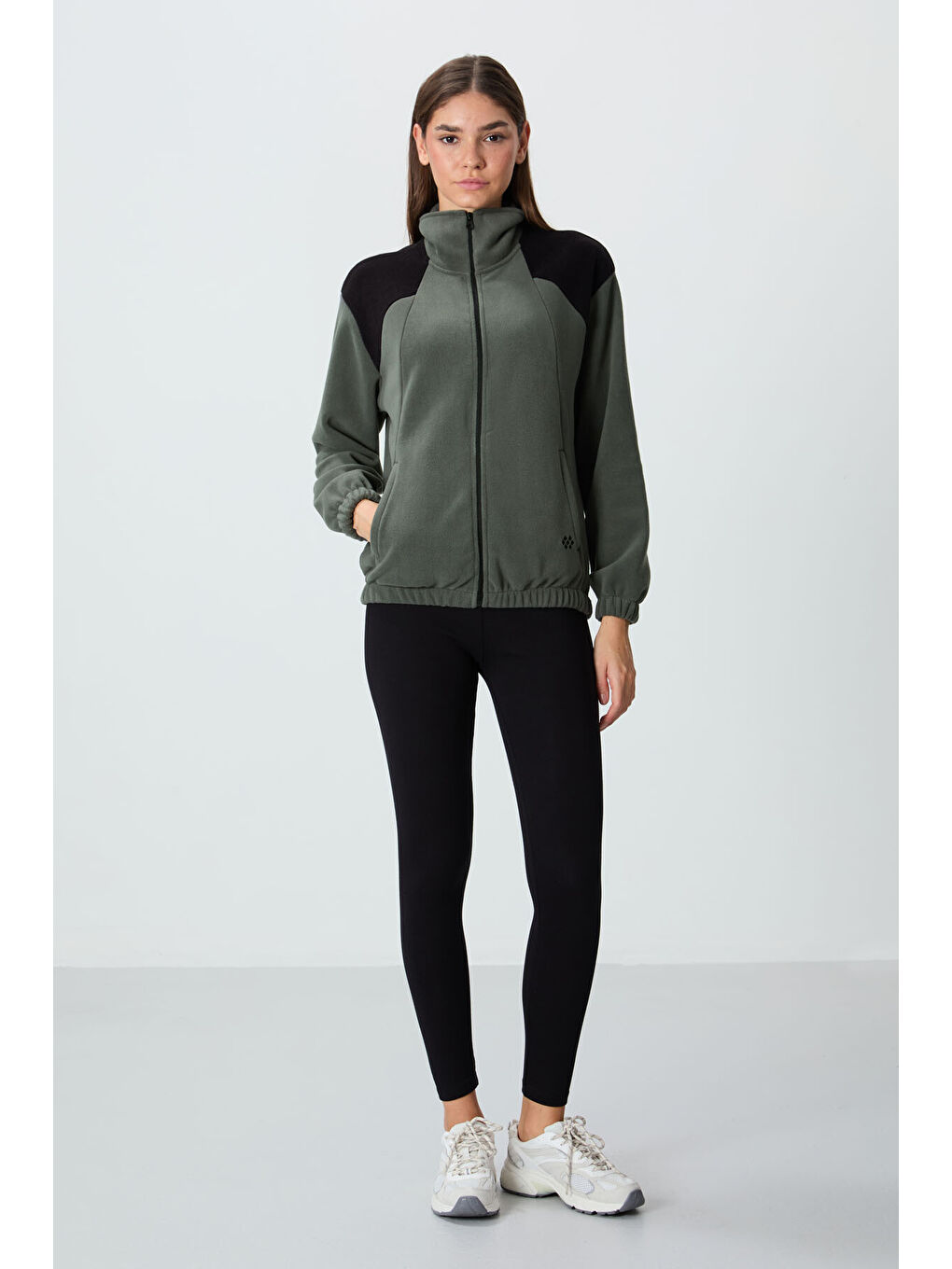 Haki Kalın Yumuşak Dokulu Dik Yaka Oversize Nakışlı Polar Kadın Sweatshirt - 97293-1