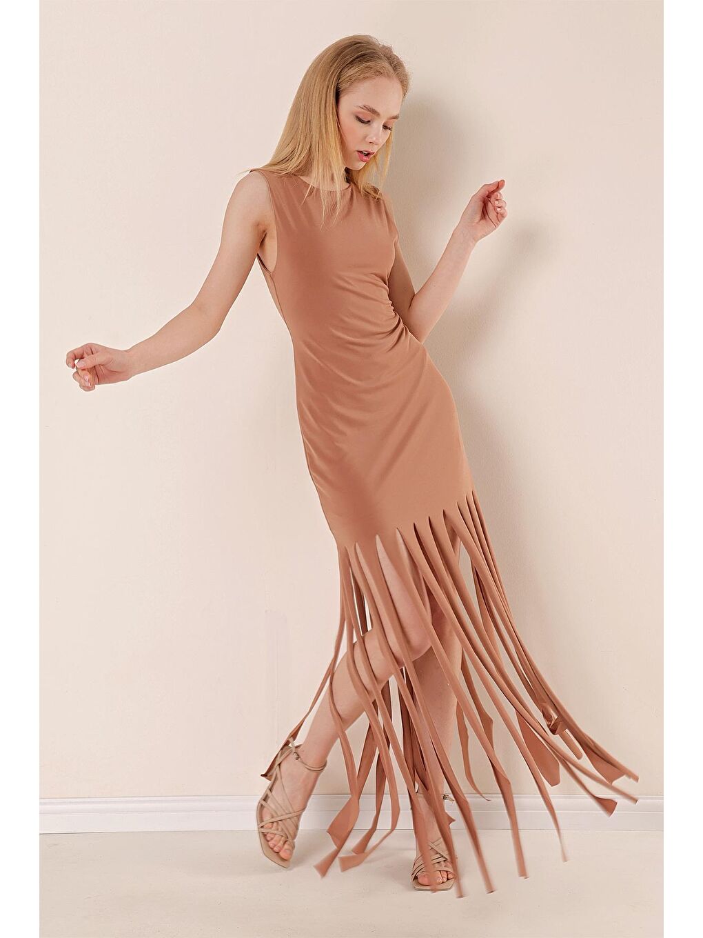 Bej Kadın Vizon Sıfır Kol Elastanlı Eteği Saçaklı Elbise-3