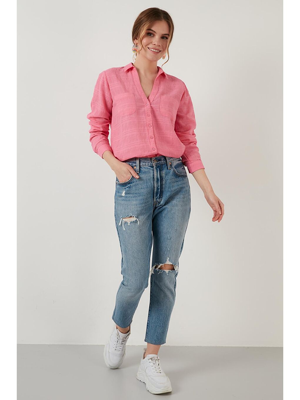 Pembe Pamuklu Çift Cepli Düğmeli Regular Fit V Yaka Gömlek 51425751-2