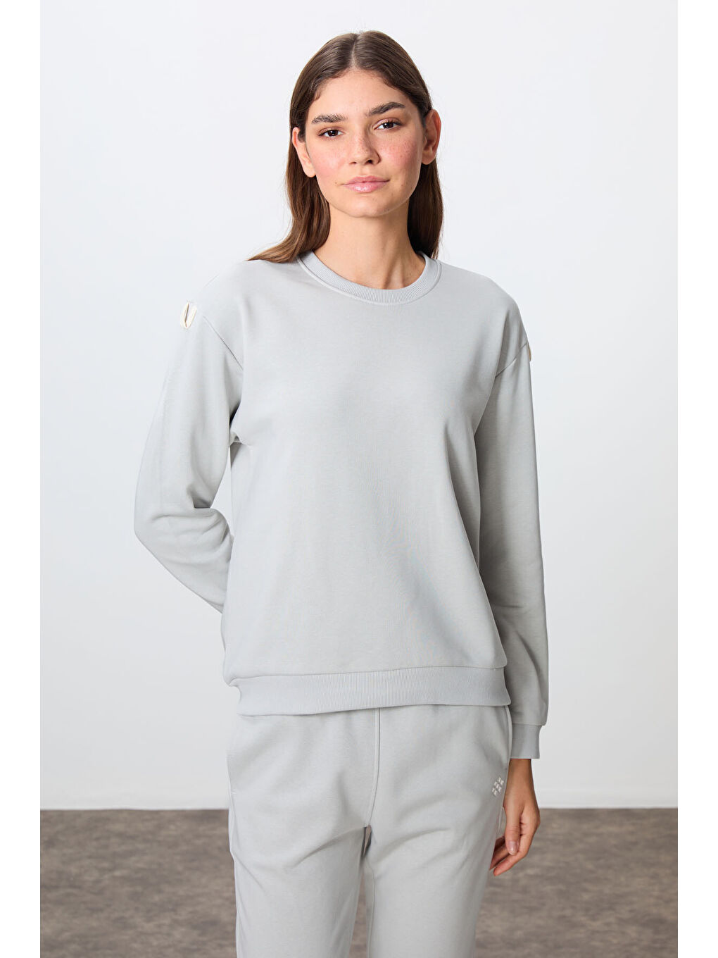 Bej Taş Kompakt Pamuklu Kalın Pürüzsüz Dokulu O Yaka Oversize Fit Kadın Eşofman Takım - 95341-1