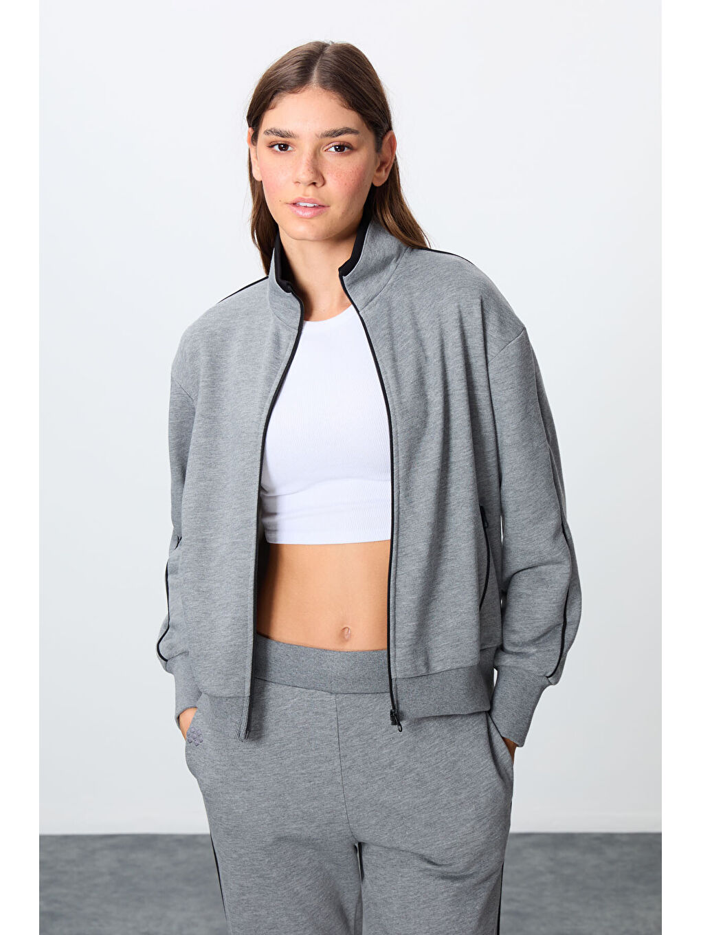 Gri Melanj Kompakt Pamuklu Kalın Pürüzsüz Dokulu Dik Yaka Oversize Fit Kadın Eşofman Takım - 95340-2