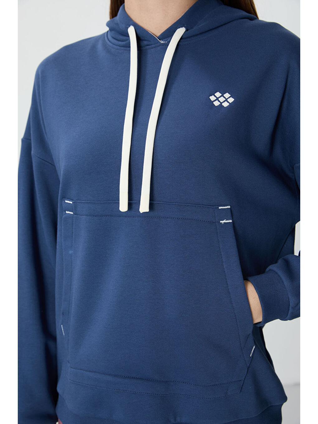 Lacivert Parlament Kompakt Pamuklu Kalın Pürüzsüz Dokulu Kapüşonlu Oversize Fit Kadın Sweatshirt   97291-1