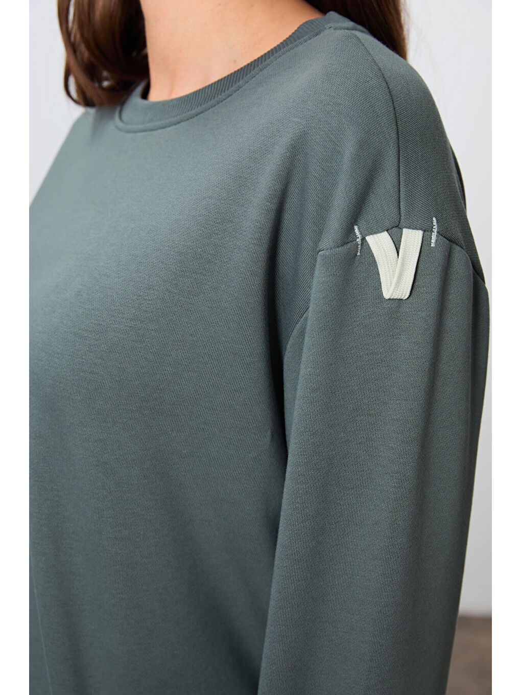 Haki Kompakt Pamuklu Kalın Pürüzsüz Dokulu O Yaka Oversize Fit Kadın Eşofman Takım - 95341-3