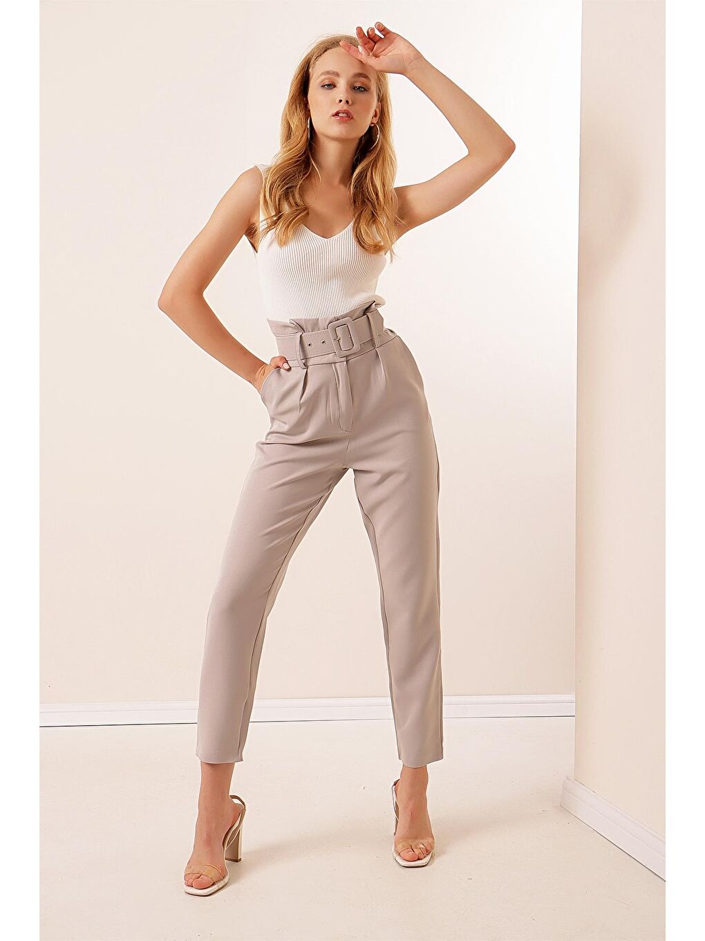 Gri Kemerli Yüksek Bel Kumaş Pantolon-1