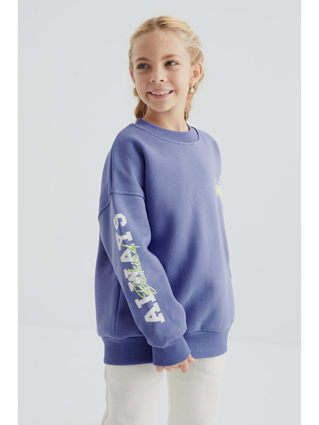 TOMMYLIFE Mor Açık Eflatun Sırt Baskılı Bisiklet Yaka Oversize Kız Çocuk Sweatshirt - 75095