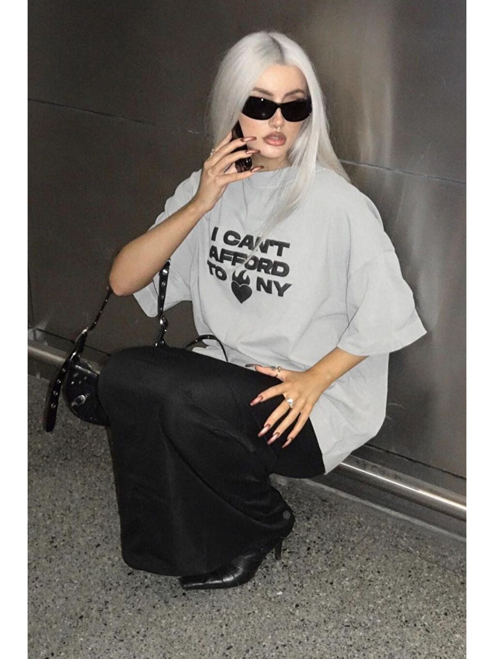 Gri Füme Baskılı Bisiklet Yaka Kadın Tişört Mg1653