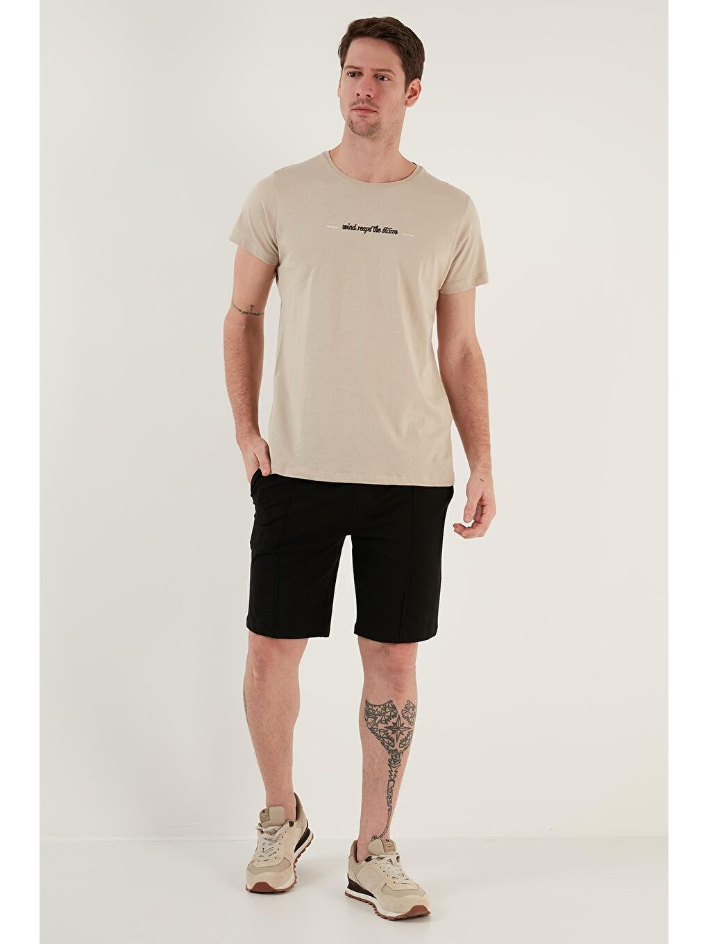 Bej Yazı Baskılı Bisiklet Yaka %100 Pamuk Slim Fit Tişört 541WIND-3