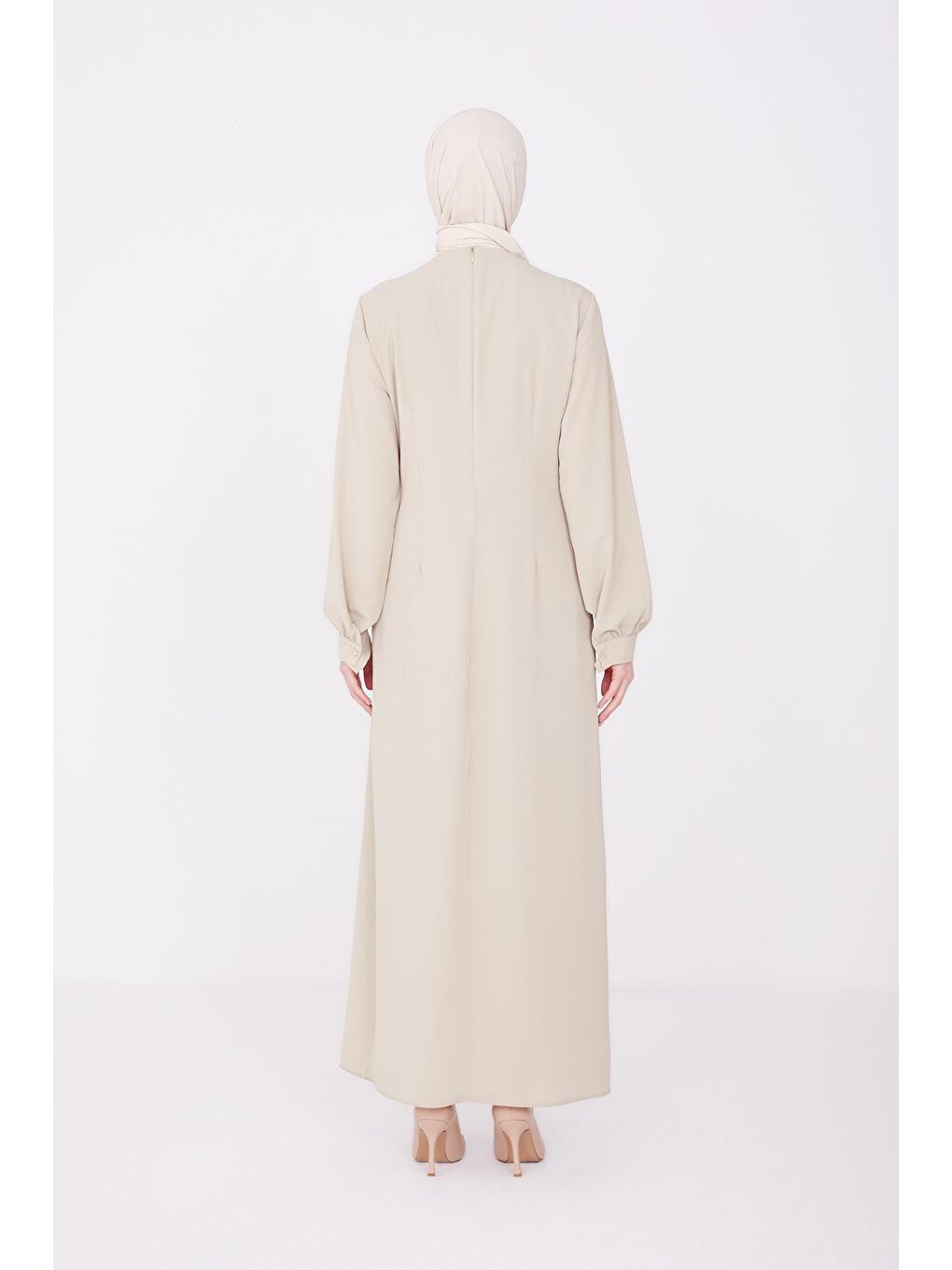 Bej Önü Büzü Ve Boncuklu Asimetrik Elbise 22K9513-3